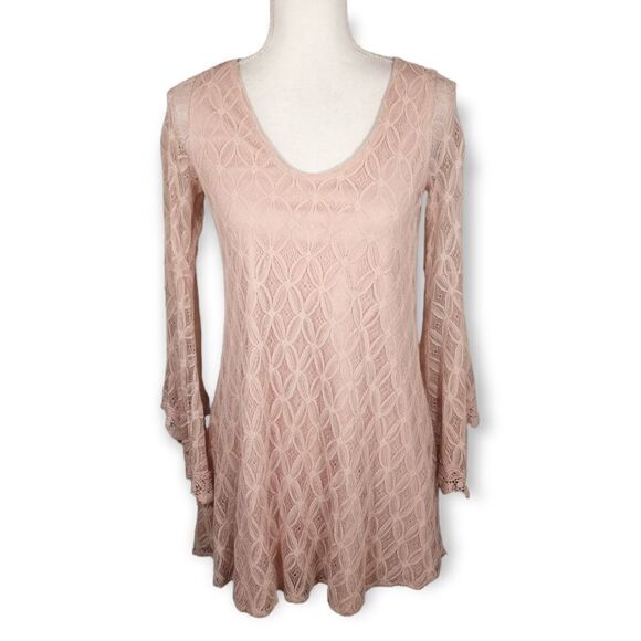 VERTY BLUSH PINK LACE BELL SLEEVE DRESS SZ.S EUC - Picture 1 of 7